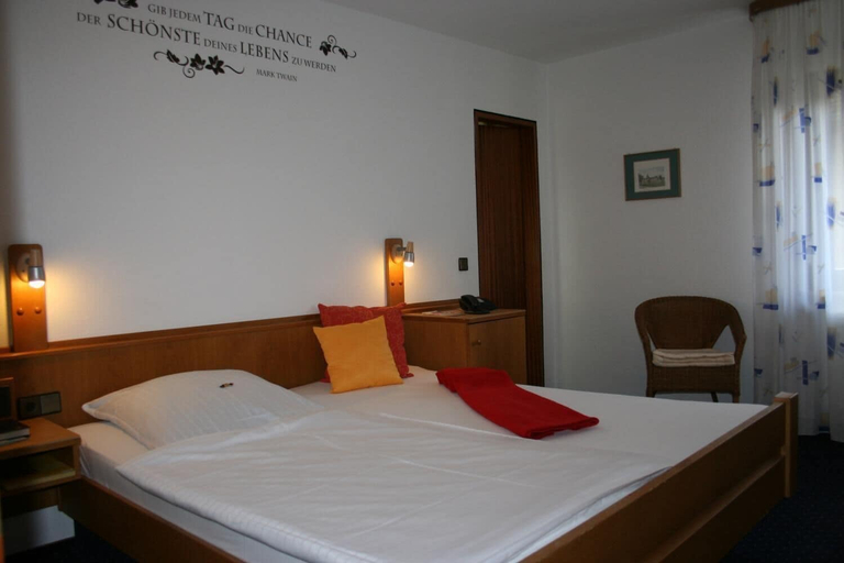 Bedroom 4, City Hotel Hanau, Main-Kinzig-Kreis