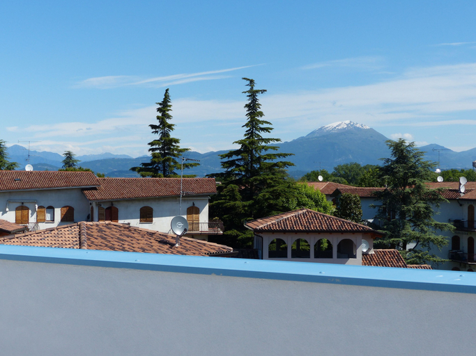 Exterior & Views 2, Meet Gardalake Hostel, Verona