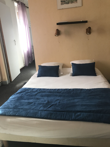 Bedroom 3, Au Royal Hôtel, Aude
