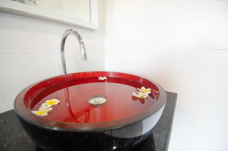 Bathroom 4, Khum Laanta Resort, Ko Lanta