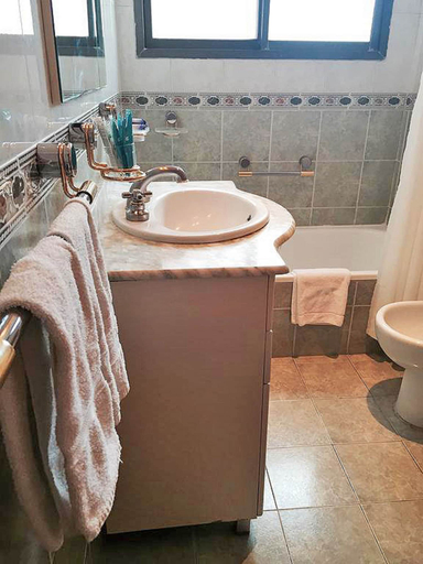 Bathroom 4, Hotel Ortegal, General Pueyrredón