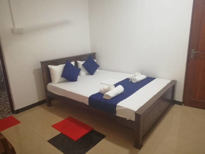 Bedroom 2, N.L.I. Guest House, Hingurakgoda