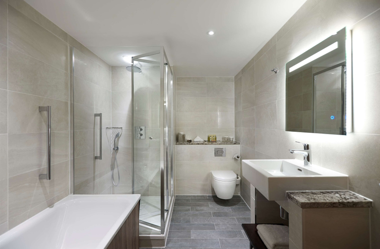 Bathroom 4, DoubleTree by Hilton Hotel London ExCel, London
