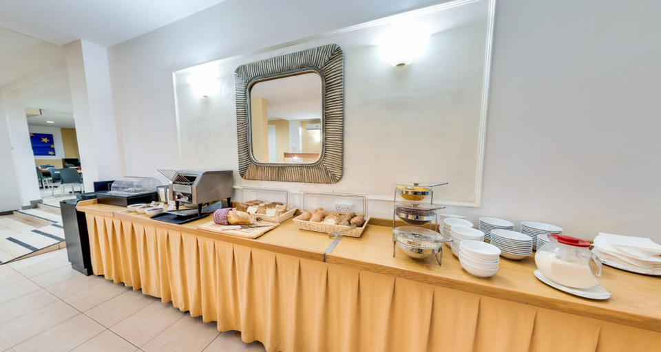 Food & Drinks 5, St Julian's Bay Hotel, St Julian's