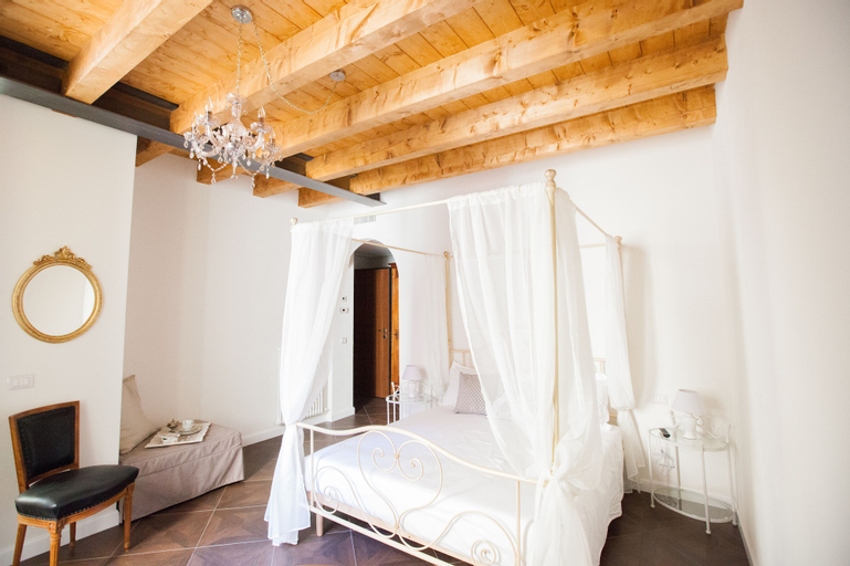 Alessia's Place, Como