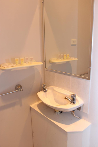 Bathroom 5, Hurstville Ritz Hotel, Sydney