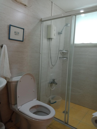 Bathroom 3, Bluewaves Beach House, Malay