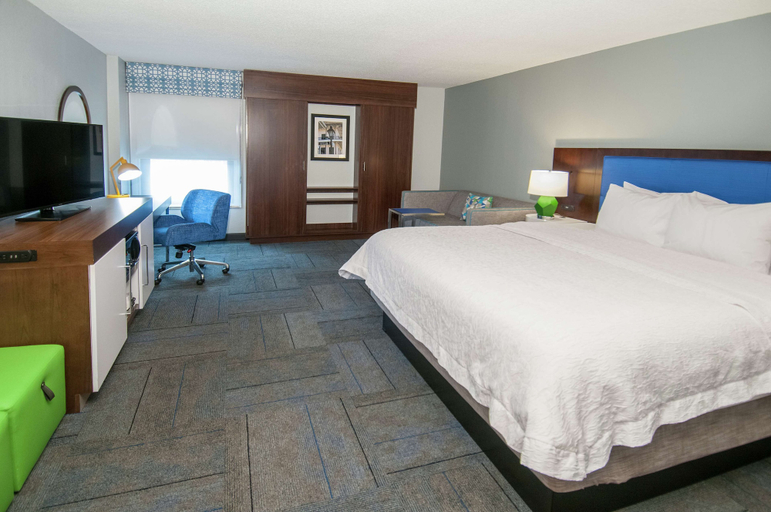 Bedroom 3, Hampton Inn Metairie, Jefferson