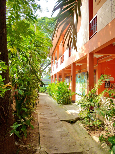 Exterior & Views 2, Hollanda Montri Guesthouse, Muang Chiang Mai