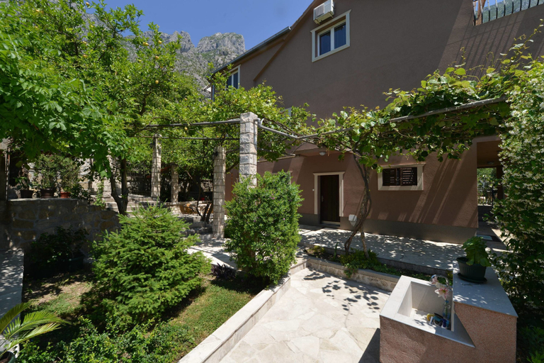 Exterior & Views 2, J&P Apartments Orahovac