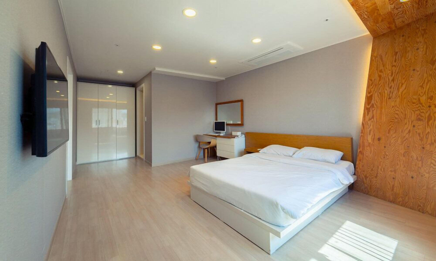 Bedroom 3, Pampas Resort, Sokcho