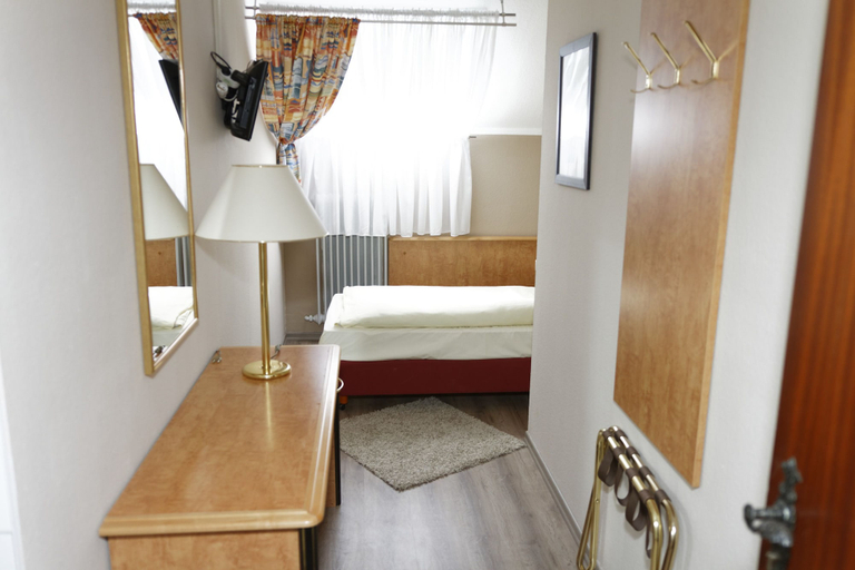 Bedroom 4, Hotel Restaurant Rodizio Paderborn, Paderborn