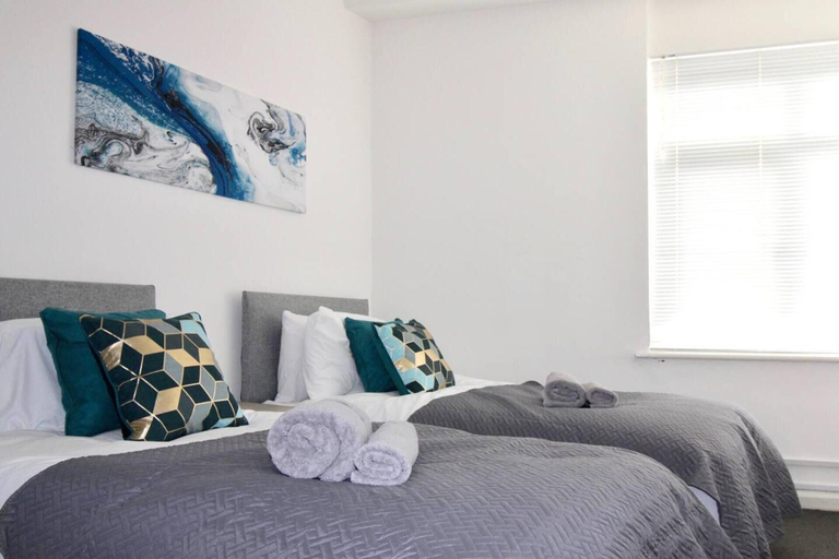 Bedroom 3, Remarkable 3-bed Apartment in Newport Pagnell, Milton Keynes