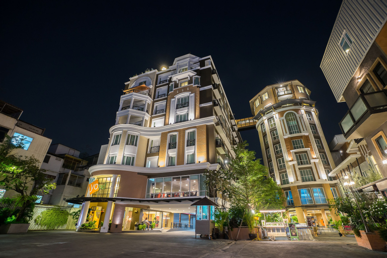 Beyond Suite Hotel, Bang Plad
