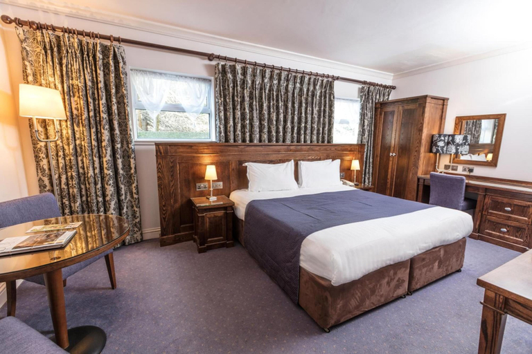 Bedroom 3, Lansdowne Hotel, Dublin