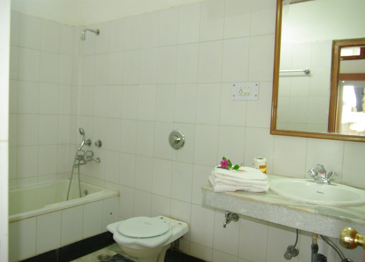 Bathroom 3, Hotel Zen, Chhatarpur