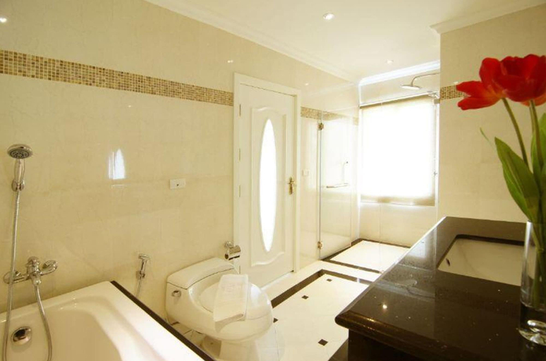 Bathroom 4, LK Legend, Pattaya