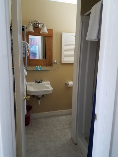 Bedroom 12