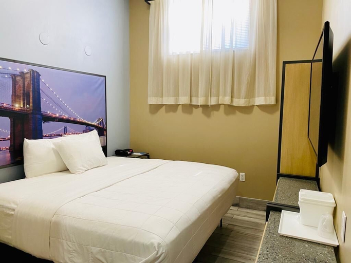 Bedroom 5, Rodeway Inn Near JFK Airport, New York