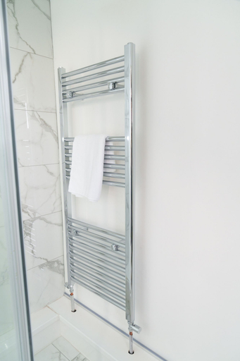 Bathroom 3, Kitchener House, Leeds