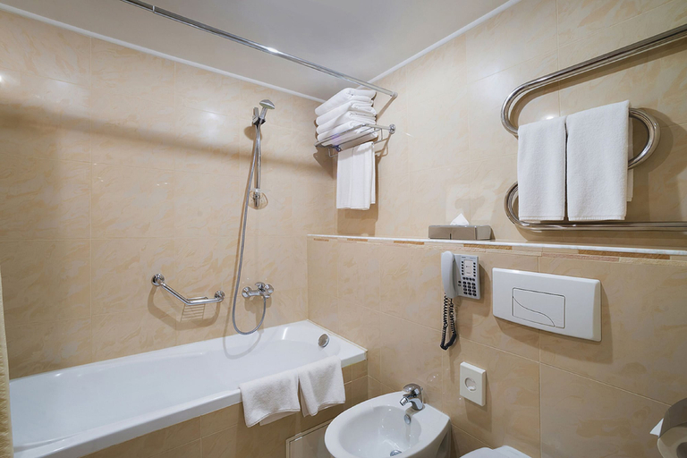 Bathroom 5, Radisson Slavyanskaya Hotel and Business Centre, Moscow, Central