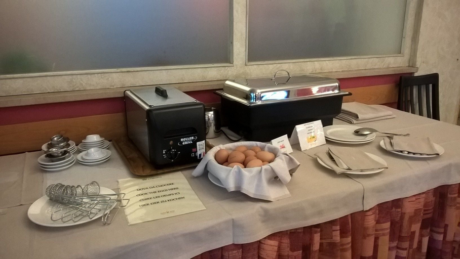 Food & Drinks 5, Hotel Corona, Sondrio