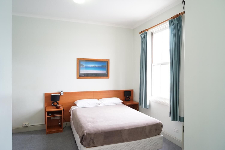 Bedroom 4, Hurstville Ritz Hotel, Sydney