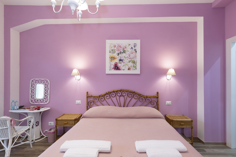 Bedroom 3, ViOletta, Rome