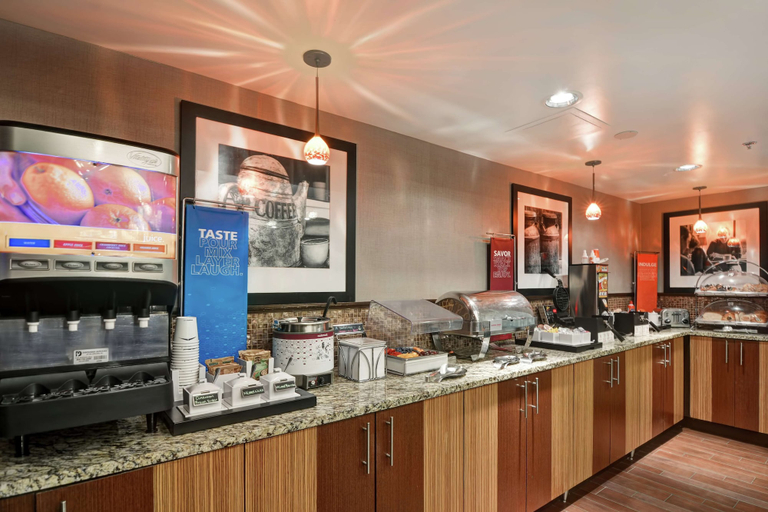 Food & Drinks 5, Hampton Inn Charlotte-Gastonia, Gaston
