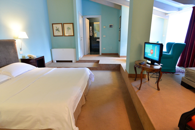 Bedroom 4, Hotel Villa Miravalle, Trento