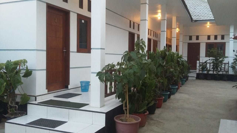 Exterior & Views 2, Savana Guesthouse, Probolinggo