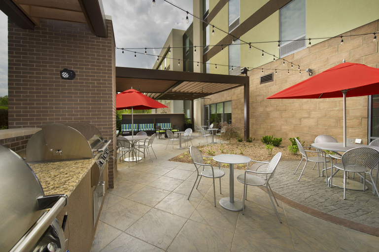 Food & Drinks 5, Home2 Suites by Hilton Hattiesburg, Lamar