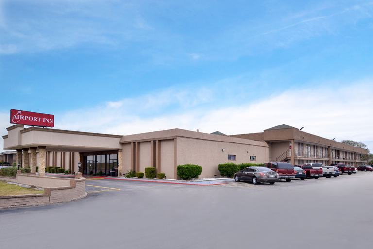 Exterior & Views 2, Airport Inn, Jefferson