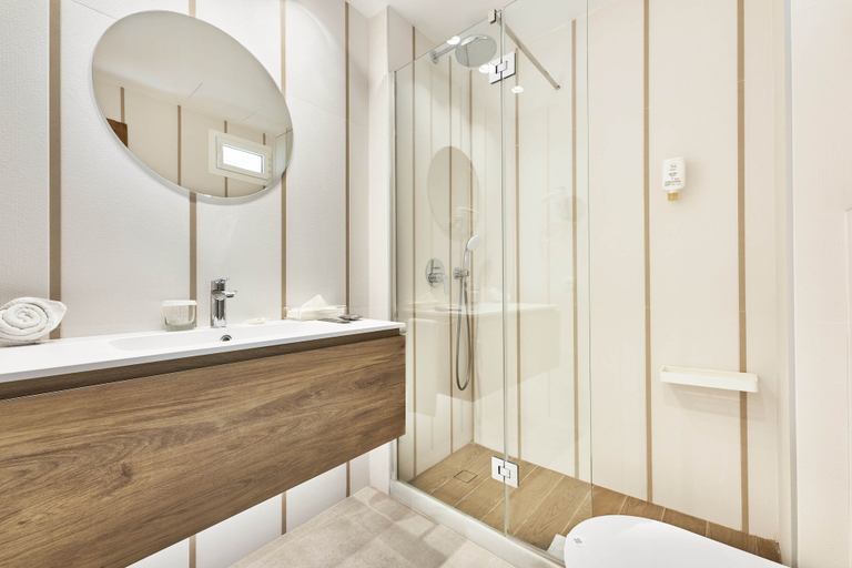 Bathroom 5, Hotel & Spa S'entrador Playa, Baleares
