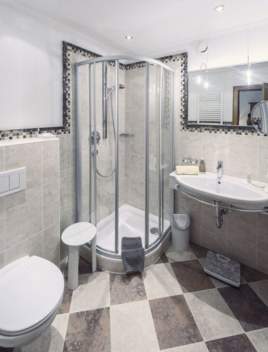 Bathroom 5, Hotel Post, Landeck
