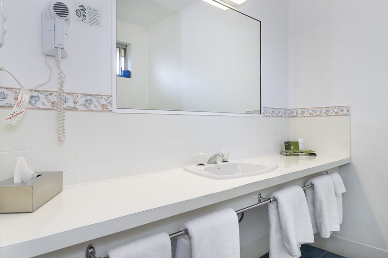 Bathroom 4, Stagecoach Motel Wodonga, Wodonga