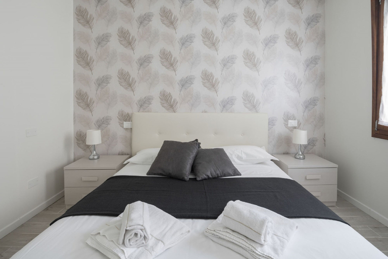 Bedroom 3, Apartments in San Marco with Canal View by Wonderful Italy, Venezia