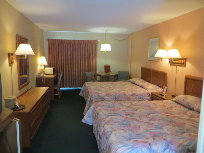 Bedroom 3, Starlite Budget Inn, Cheboygan