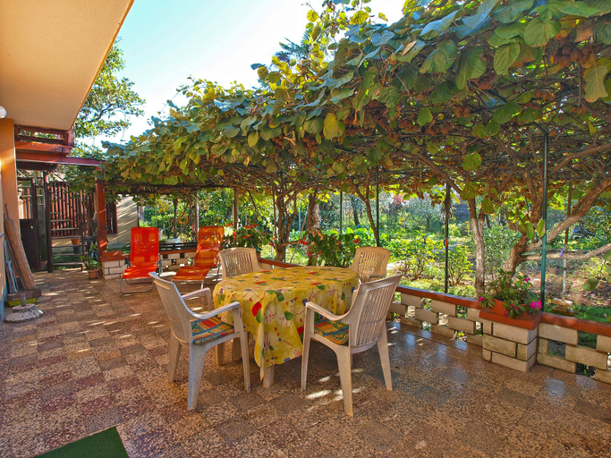 Food & Drinks, Apartment 933, Fažana
