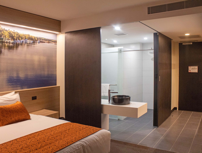Bedroom 3, Bridgeport Hotel, Murray Bridge