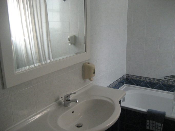 Bathroom 4, Kyveli Apartments, North Aegean