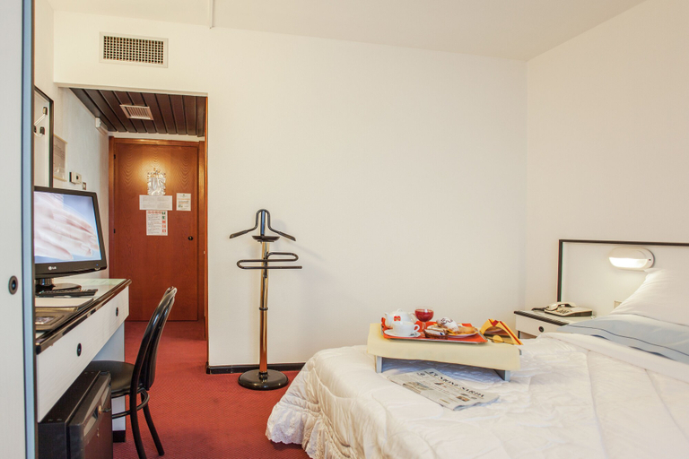 Bedroom 3, Hotel Quadrifoglio, Cagliari