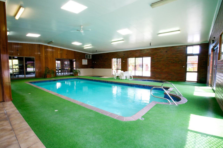 Sport & Beauty 2, Golden Grain Motor Inn, Horsham - Central