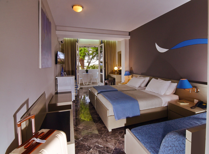 Bedroom 3, Mantenia Hotel, Crete