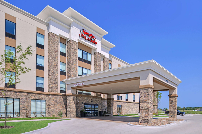 Exterior & Views 1, Hampton Inn & Suites Altoona-Des Moines, Polk