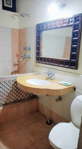Bathroom 5, Hotel Sajjan Niwas, Jaipur