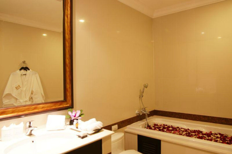 Bathroom 4, LK Legend, Pattaya