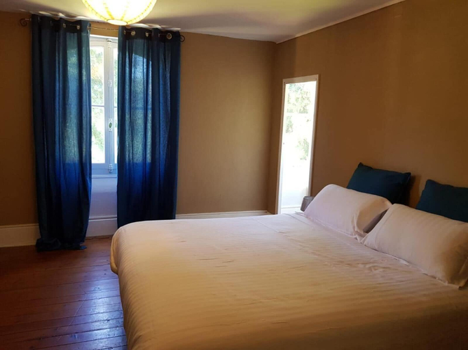 Bedroom 4, Le Manoir du Thouron, Tarn