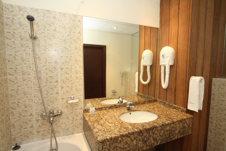 Bathroom 5, Arabella Beach Hotel, Balchik