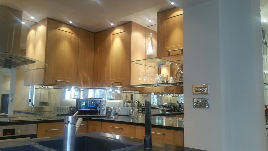 Others 4, Castle Luxury Apartment lll, Nottingham